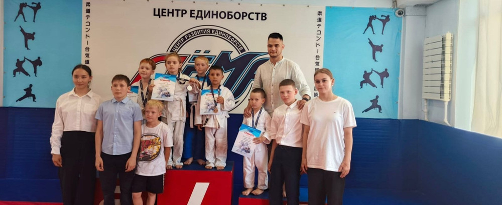 Для самбистов и дзюдоистов 1-2 года обучения состоялись заключительные внутренние соревнования